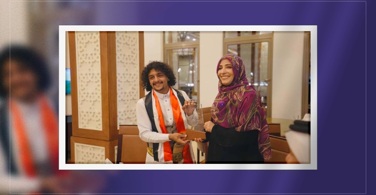 Nobel laureate honors Yemeni drum player
